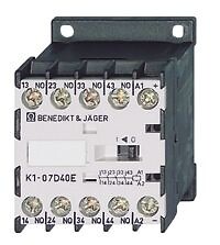 Apukontaktori K1-07D31 3s+1a 3A 230VAC