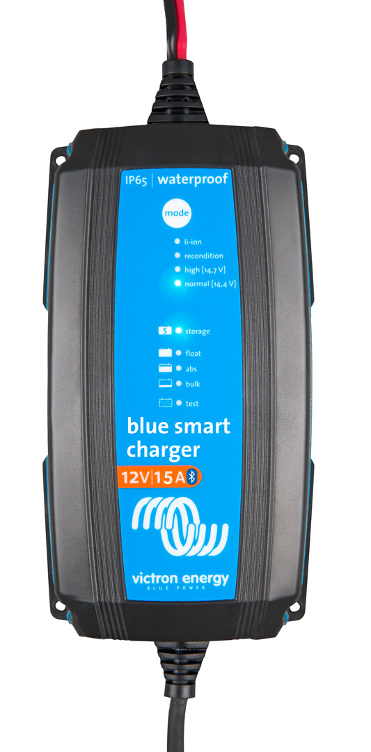Akkuvaraaja Blue Smart IP65 Charger 12/15 + DC