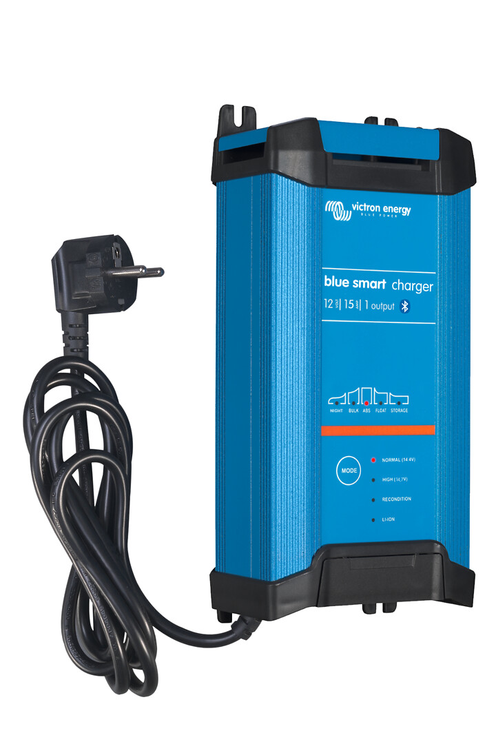 Akkuvaraaja Blue Smart IP22 Charger 12/15(1) 230V CEE 7/7