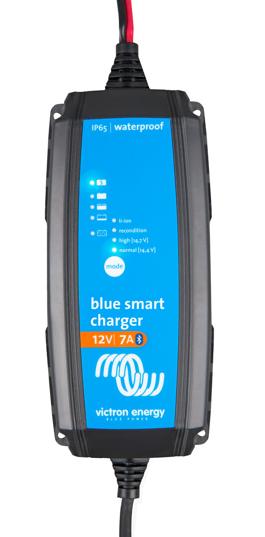 Akkuvaraaja Blue Smart IP65 Charger 12/7 + DC