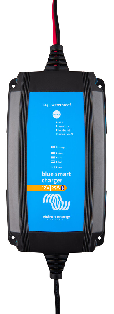 Akkuvaraaja Blue Smart IP65 Charger 12/25 + DC