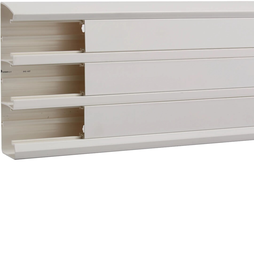 Johtokanava kannella GBD 56x204x2000, liikenteenvalkoinen, kova PVC