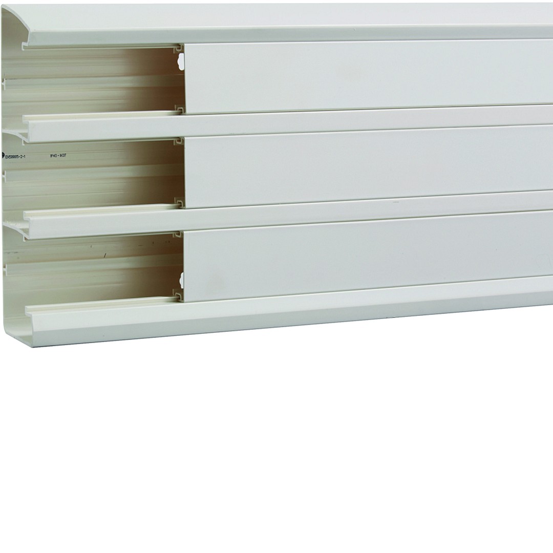 Johtokanava kannella GBD 56x204x2000, liikenteenvalkoinen, kova PVC